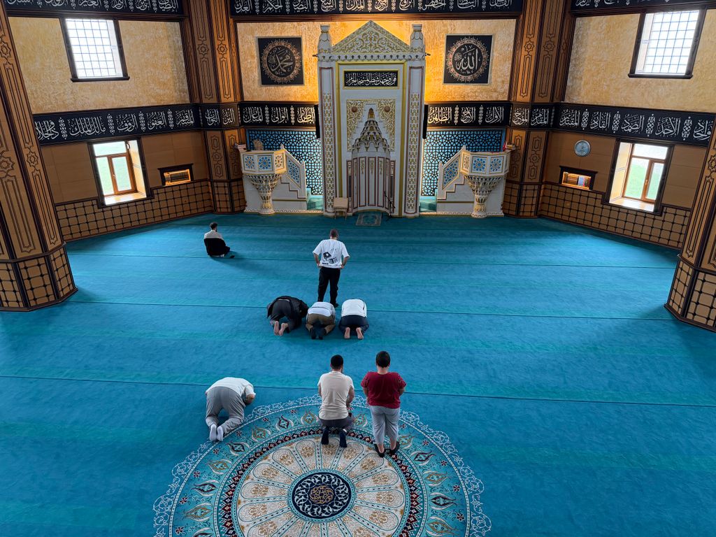 Janazah boen kiste i moske Janazah-bøn i moské før islamisk begravelse